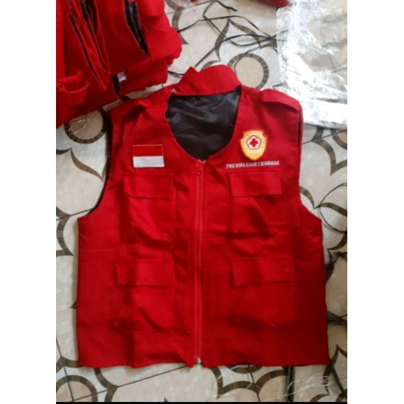 rompi merah PMR SMA