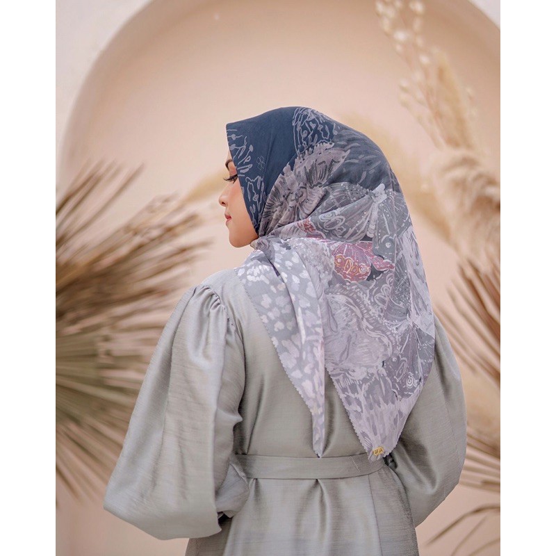 READY STOCK FARSHA SERIES NAVY BY BUTTONSCARVES