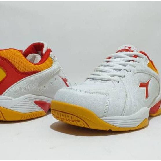 »DAPATKAN SEGERA Sepatu Badminton Diadora Sling *W*