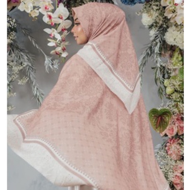 Anggrek Scarf Wearing Klamby