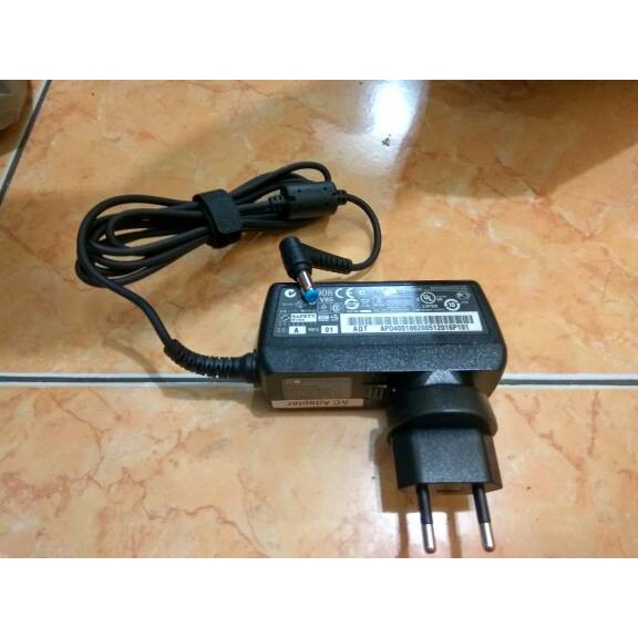 Adaptor charger laptop Acer aspire one 722 725 756 V5-121 V5-122 D260 19V-2.15A (5.5X1.77mm) Ori