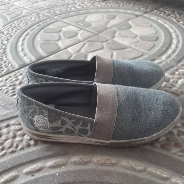 Preloved Sepatu Anak Loggo