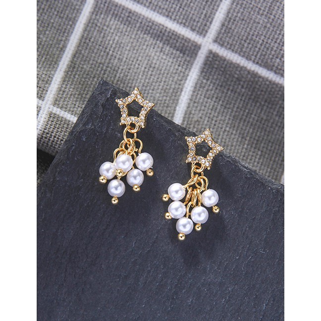 LRC Anting Tusuk Fashion Gold Hollow Star Moon Artificial pearl Earrings D37756