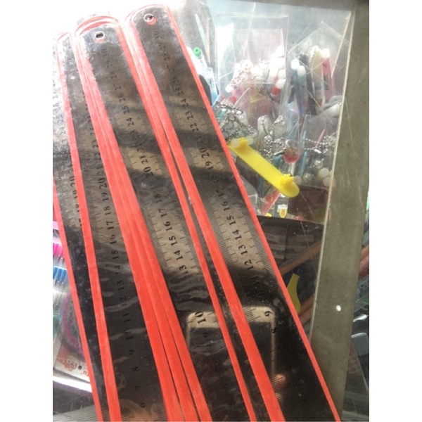 

Penggaris besi 30 cm