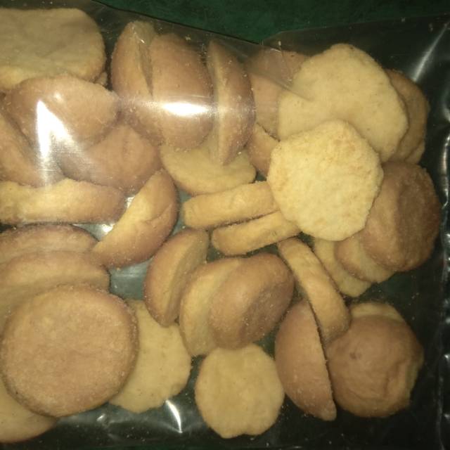

Kue bagelan roti kering
