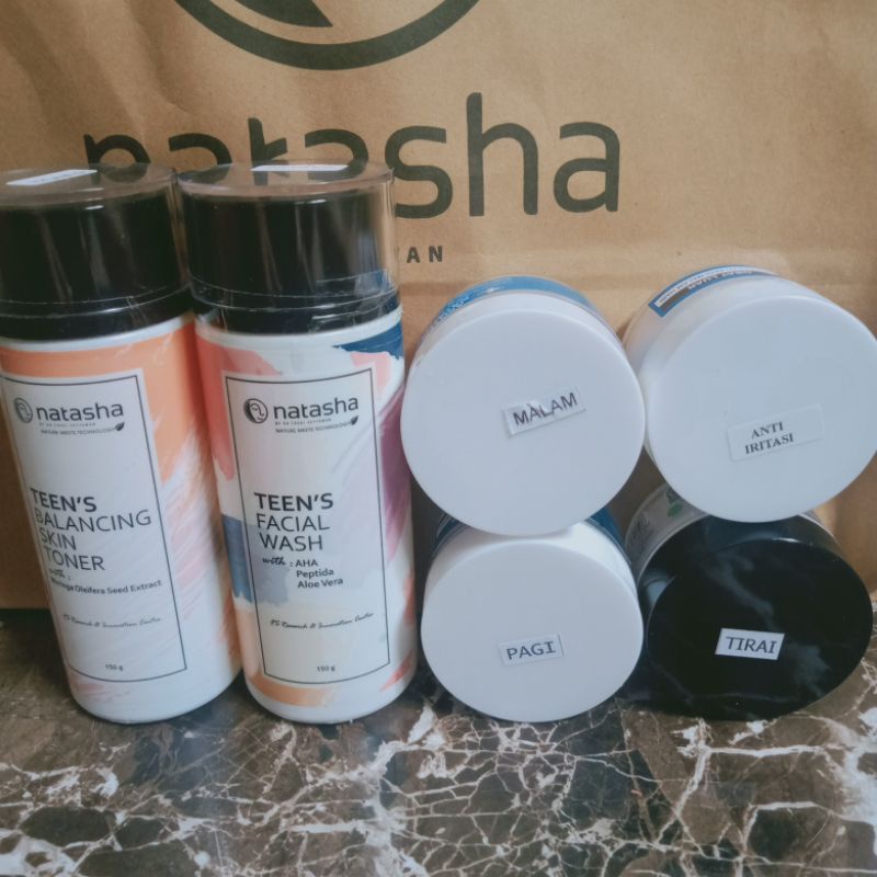 Natasha  skincare paket acne dengan tirai