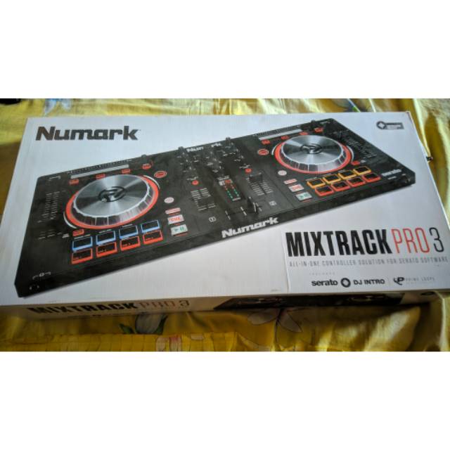 Numark mixtrack pro 3
