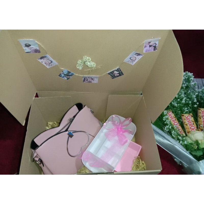 

Hampers Birthday | Hampers Ultah |Hampers Tas | Hampers Kuncir