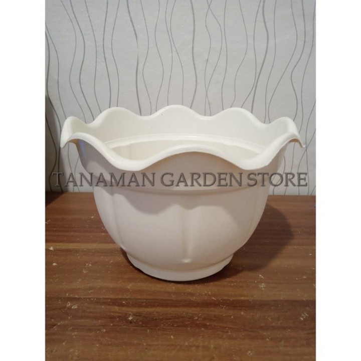 pot tabitha 20 RG putih / pot putih 20 cm / pot tabitha
