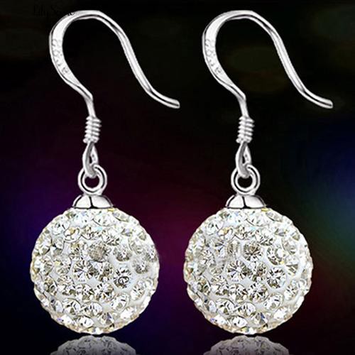 Anting-anting menjuntai Crystal Hook yang terbuat dari kristal perak