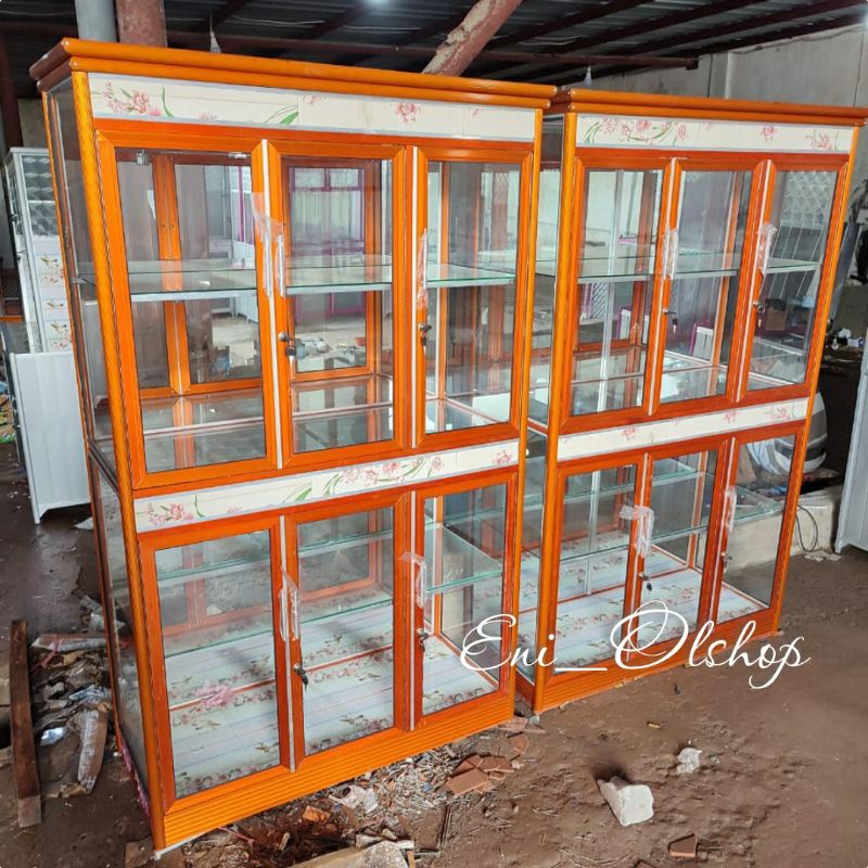 Lemari Hias Alumunium 3 Pintu Polos Palembang