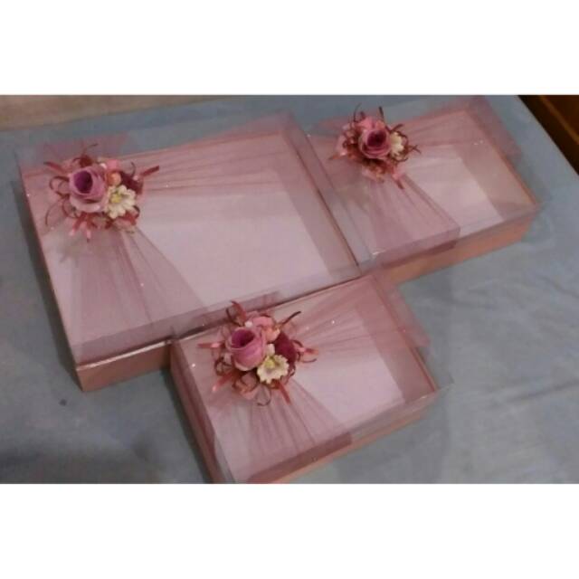 kotak hantaran pernikahan bunga artifisial mix