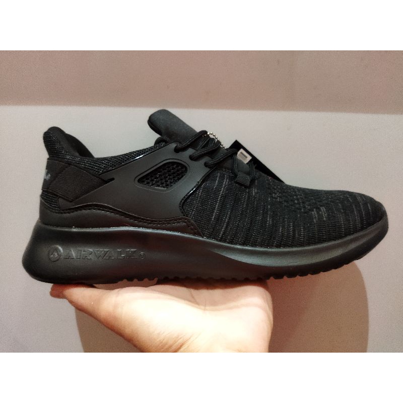 SEPATU AIRWALK JUDITH FULL BLACK ONLY SIZE 41 ORIGINAL 109%