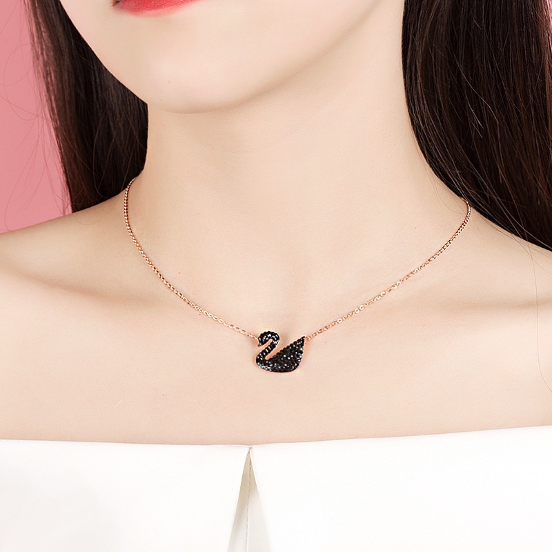 [Ready Stock]Fashion S925 Silver-Plated Rose Gold Black Swan Necklace