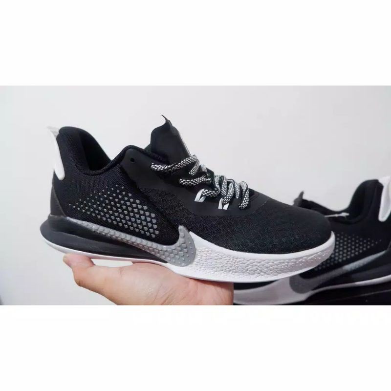 Sepatu Basket Kobe Mamba Fury Black White