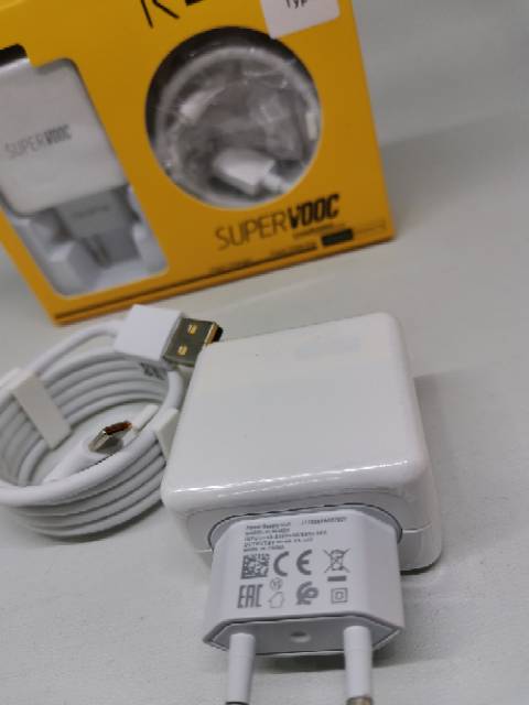 CHARGER Realme SUPER VOOC FLASH CHARGER FLASH DATA LINE CHARGING Cable Travel CASAN TC