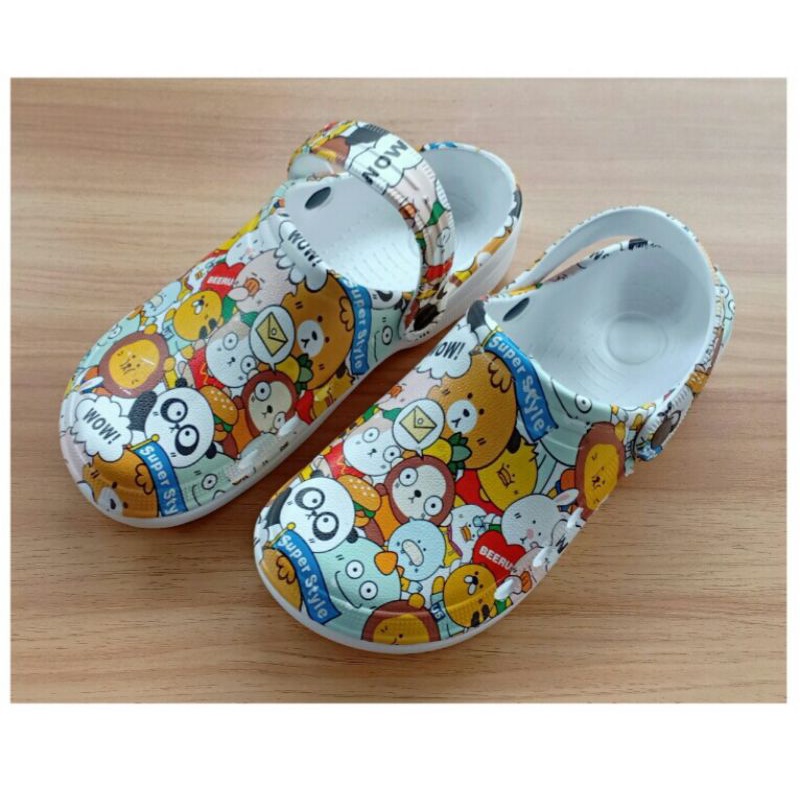 Sandal Baim Motif Kartun Printing, Sandal Kodok Model Crocs BTS Pria Wanita 956 36-40 Sandal Medis Labs, Sandal Hotel, Sandal Rumah