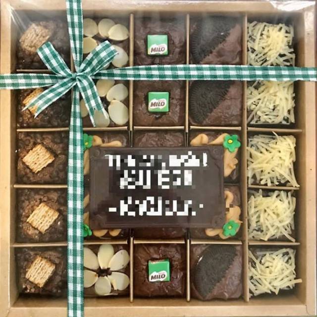 

Brownies Coklat hampers 20x20cm