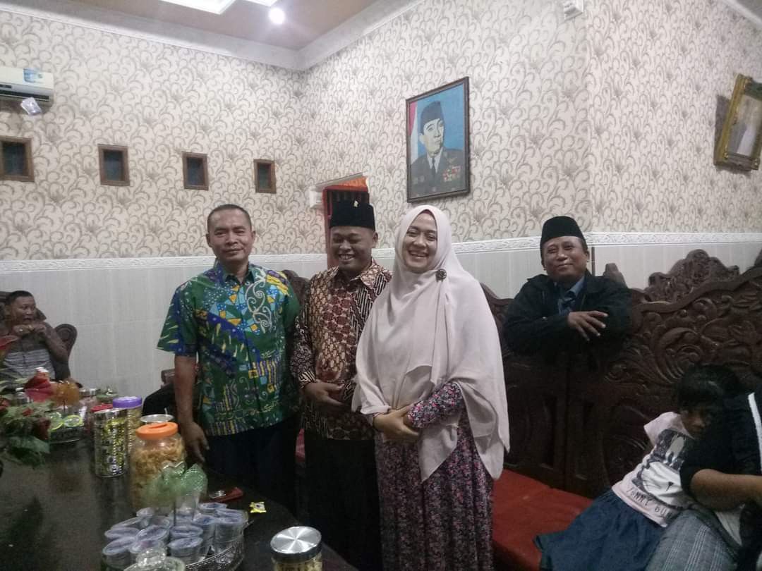 Kemeja Batik Pancasila / Batik Garuda / Katun Halus / Demokrasi / Negeri. / Indonesia / Hrb026 Katun