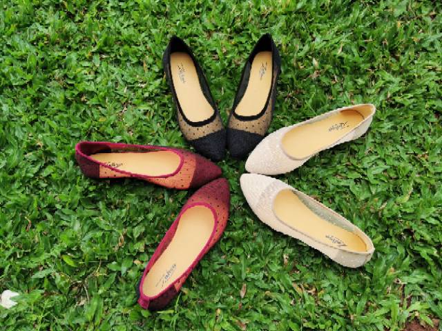 Arlaine - Lucia flatshoes sepatu brukat sepatu flat shoes wanita flatshoes polkadot [Marun]