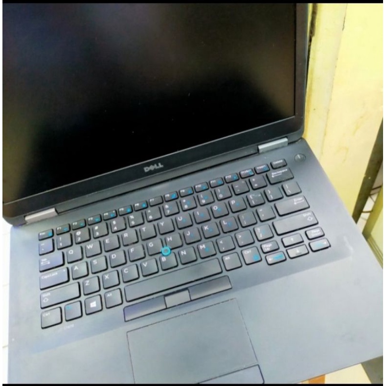 DELL LATITUDE E7470 / Core i7 / Gen 6 / Ram 8Gb / Ssd 256Gb / Camera / 14 inch / Second