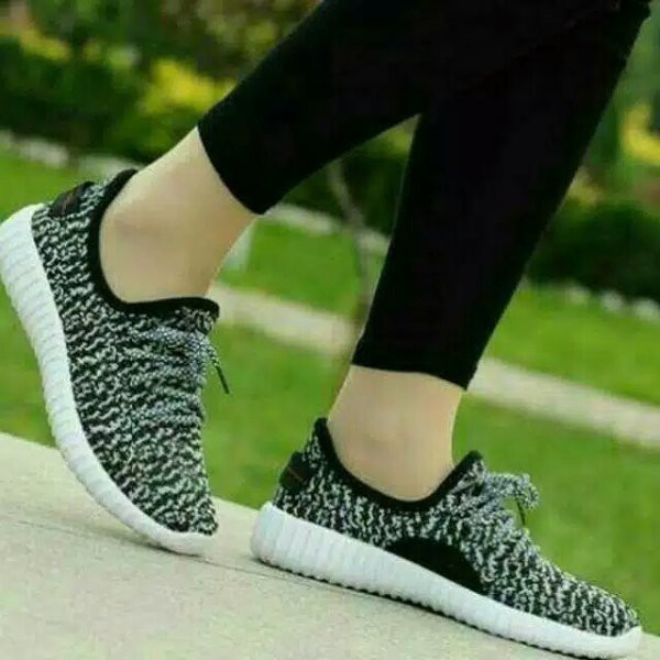 SEPATU PRIA SEPATU YEEZY ADIDAS  - SEPATU MURAH
