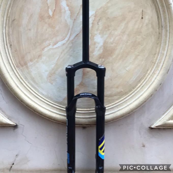 Fork Suntour Epixon Oversize Non Tapper 27.5 QR Glossy Black - Hitam