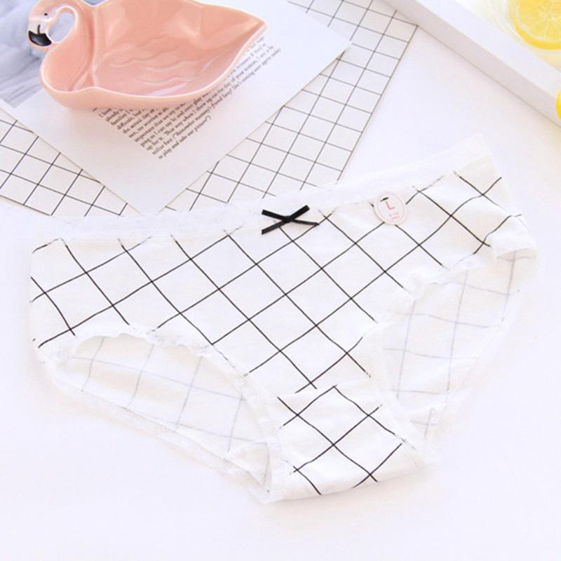 Celana Brief Mid Waist Bahan Katun Lembut Stretch Motif Celana Brief Mid Waist Bahan Katun Lembut Stretch Motif