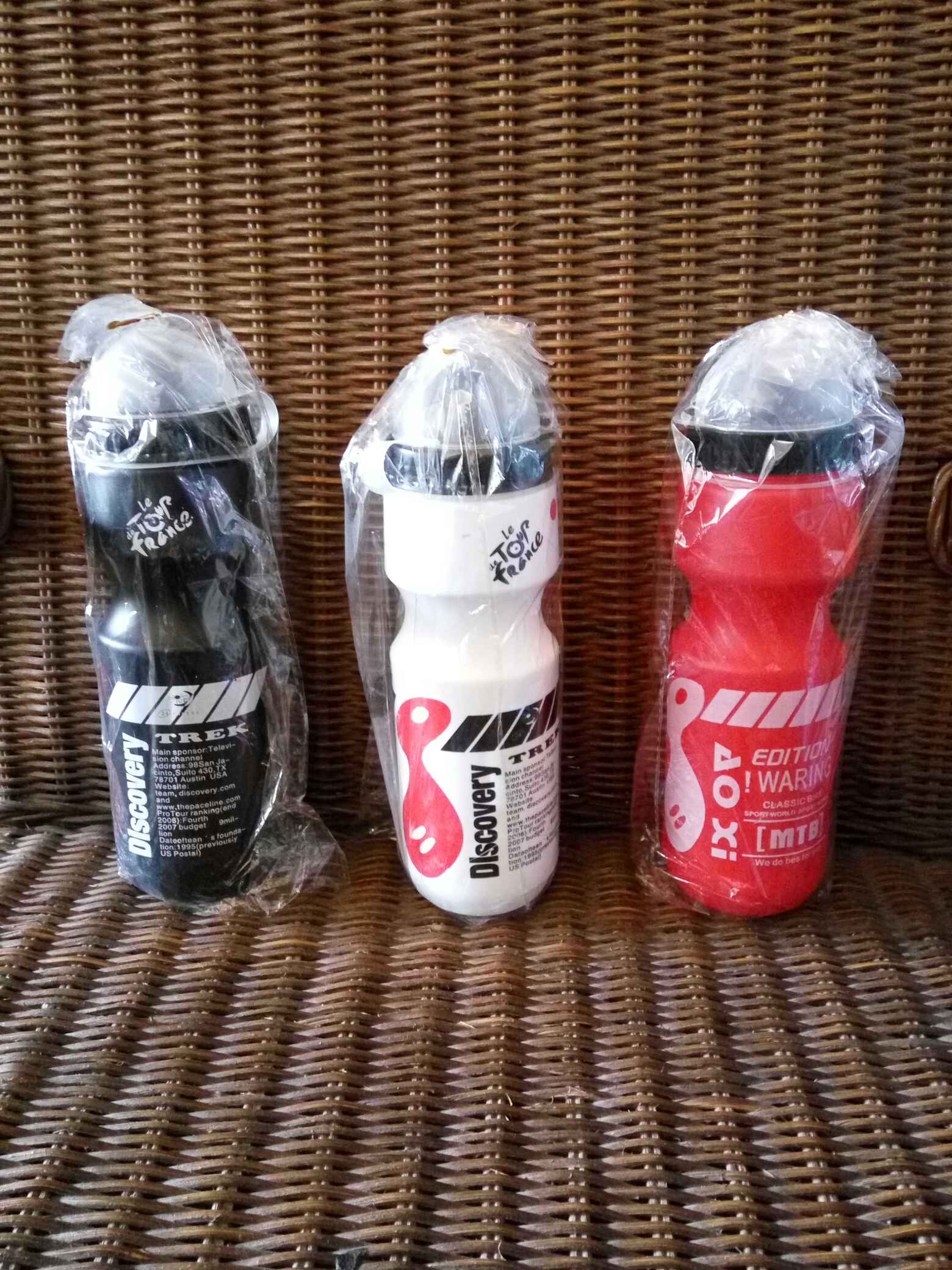 Paket Botol Minum Sepeda Gunung Botol Serat Karbon Berbentuk V.