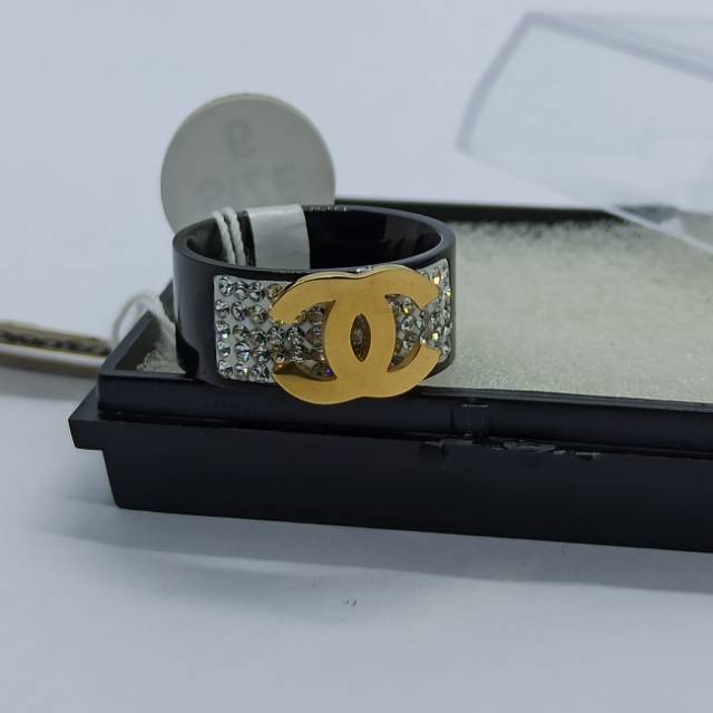 Cincin titanium hitam branded CH full zircon