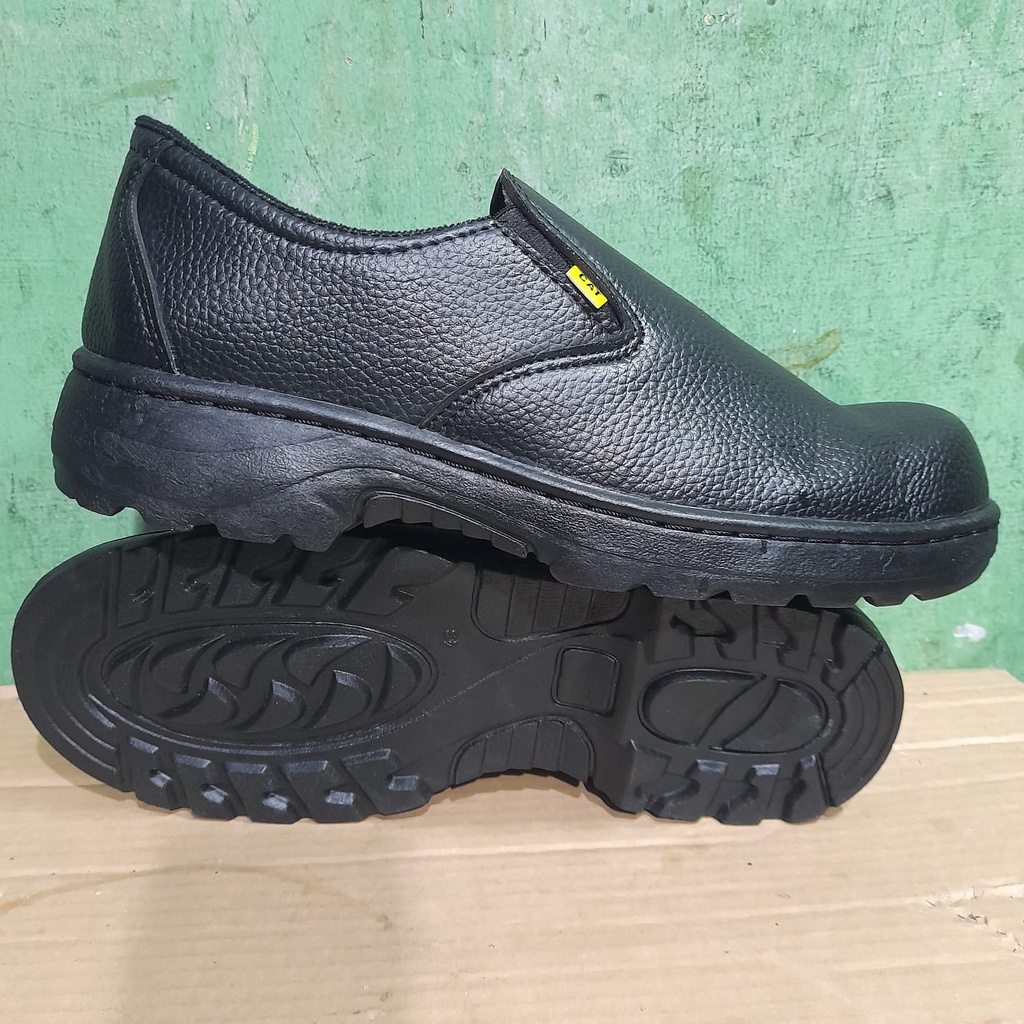 sepatu safety pendek slip on hitam