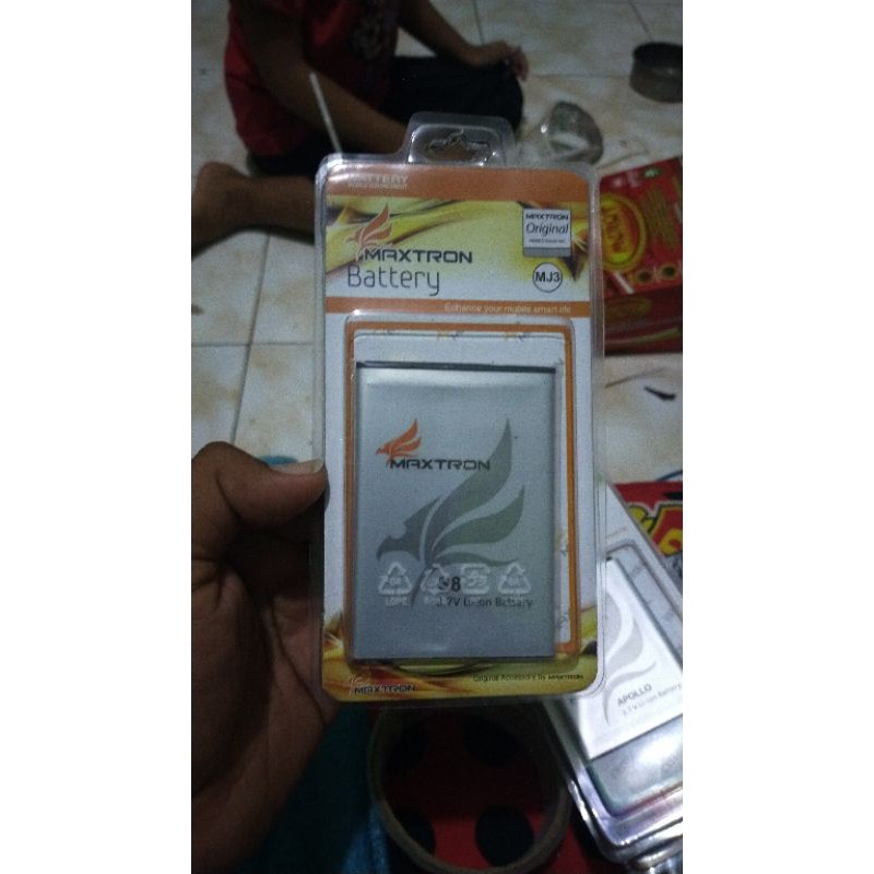 batre maxtron s8 original