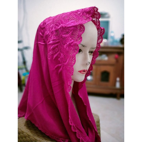 Hijab instan Yeni wahid