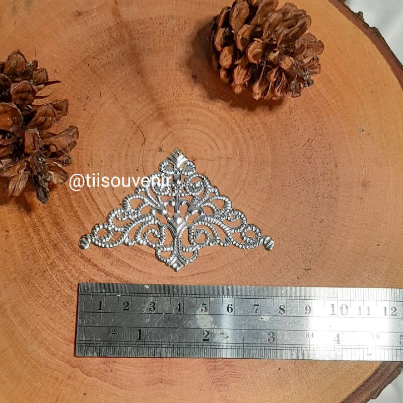 Charm Sudut Mahar - sudut hantaran / siku hantaran - bahan craft - bahan mahar - rustic (PER BIJI) 7,5 CM