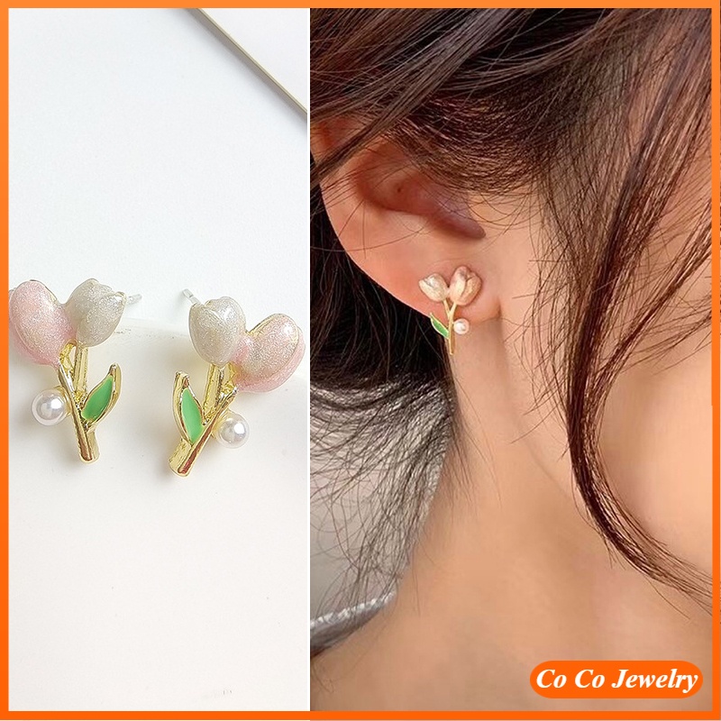 Anting Stud Desain Bunga Tulip Aksen Mutiara Warna Pink Gaya Korea