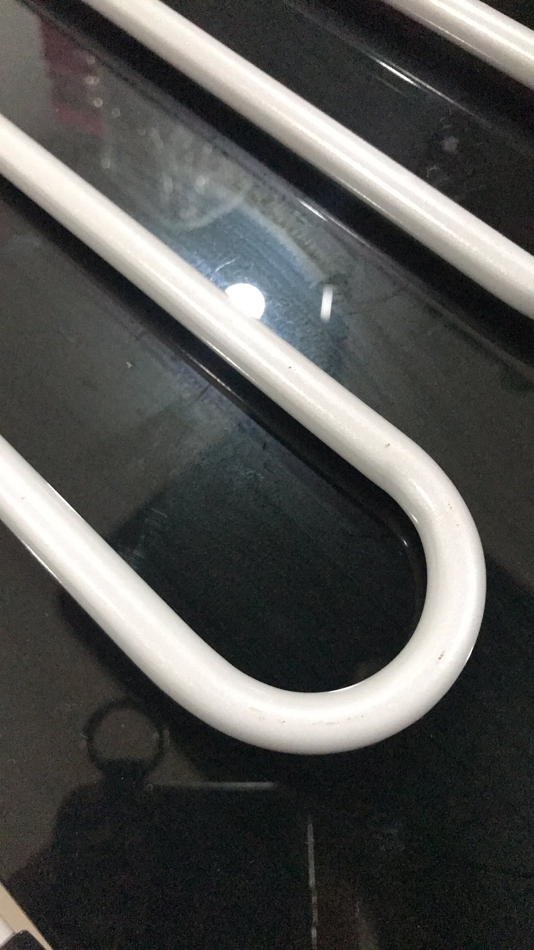 Brallis Gantungan Pakaian, Warna Perak