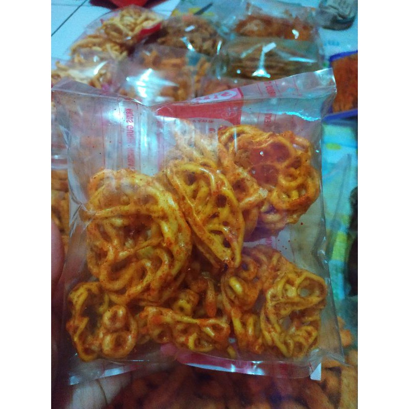

KERUPUK EXTRA PEDAS
