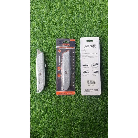 

cutter / pisau cutter / cuter besar / utility knife