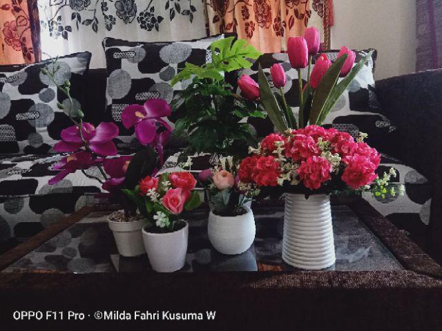 Krisan Bulat Bunga Artificial Rimbun Vas Ulir Pendek