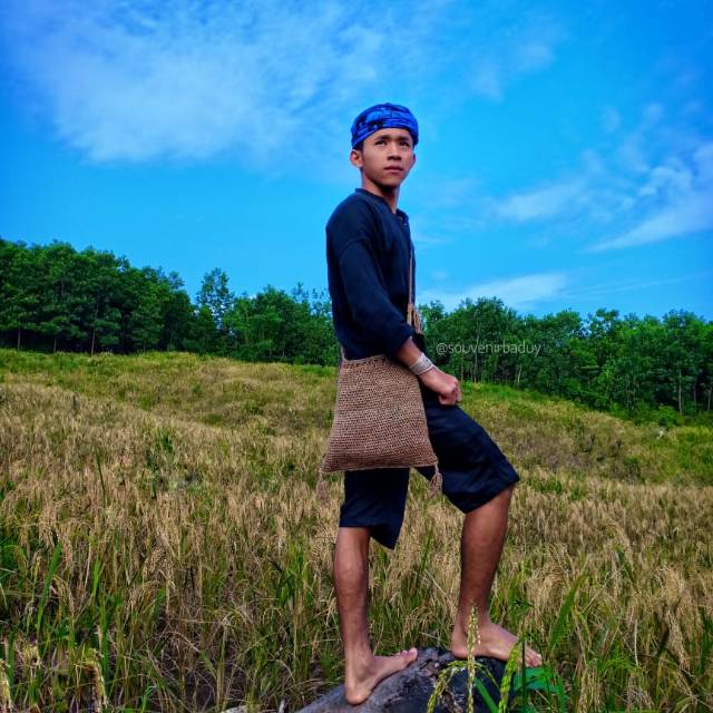 Tas koja suku Baduy rajutan kulit kayu asli