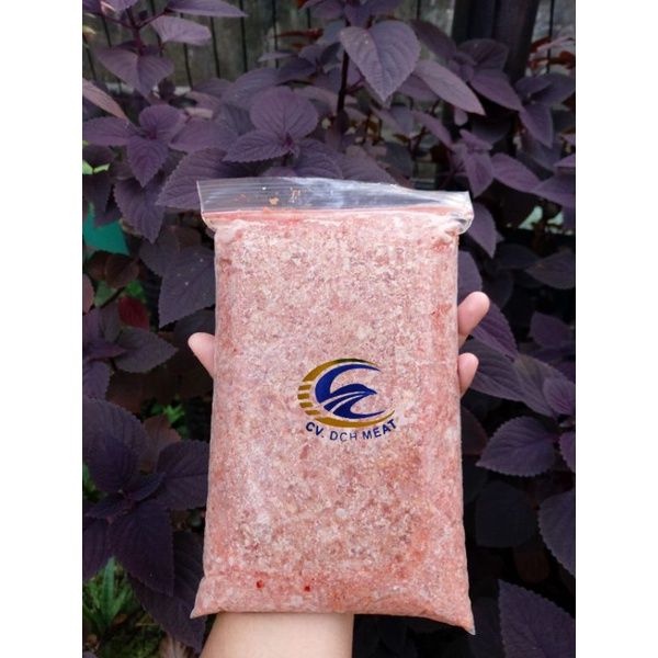 Rawfood Ayam giling no 1 alternatif pakan kucing, pakan anjing, pakan ikan lele sejenisnya.