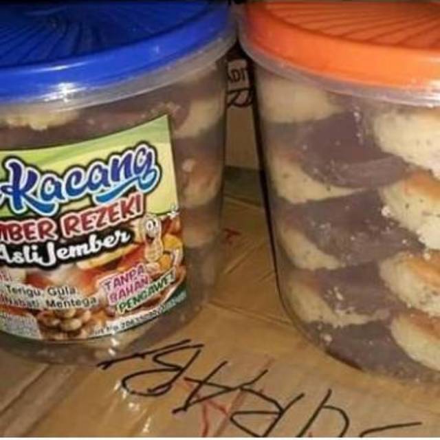 

Kue Kacang Asli Jember, Sumber Rejeki/Mak Enak. Berat ±900gram