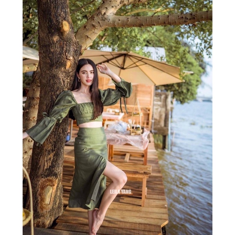 Setelan Wanita Korea Jenna Summer Beachwear Korean Style Setelan Pantai Seksi One Set Crop Top Slit 