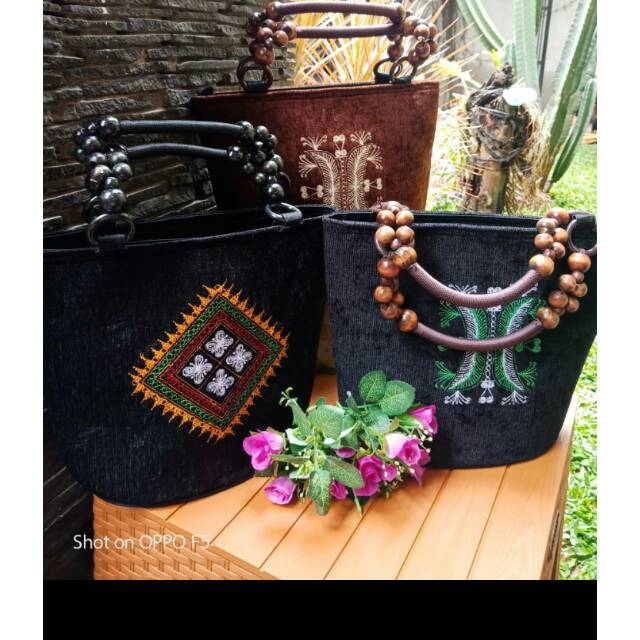 Tas wanita.Motif Aceh