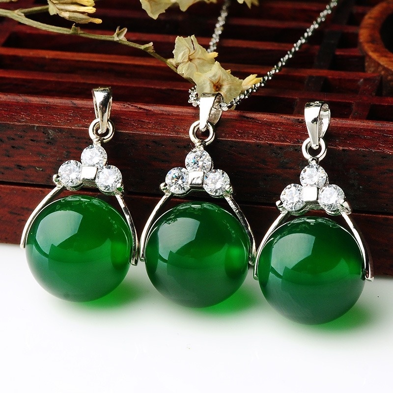 [Ready Stock]Fashion Personality Red Agate Beryl Pendant Necklace