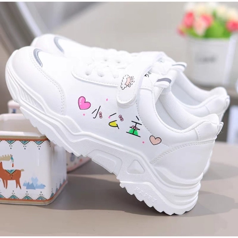 sepatu sneaker anak perempuan Jepang putih