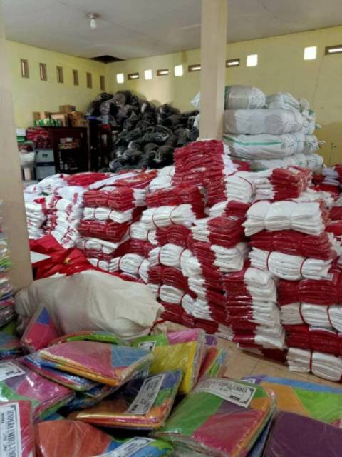 Bendera Merah Putih Rumah