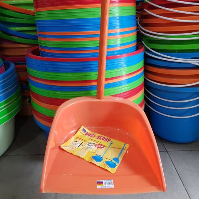 pengki serokan sekop sampah plastik nagata