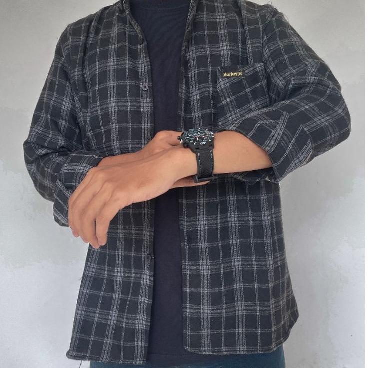 

N-OJE ♫♪ [BISA COD] - PART I GIFT BOX COWOK KEMEJA FLANEL KOTAK, KADO ULTAH, ANNIVERSARY, KADO BUAT SAHABAT PASANGAN /banyak diminati