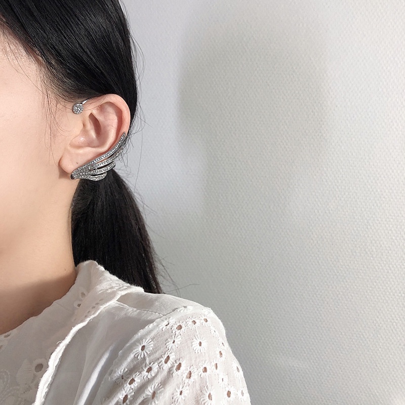 Anting Tusuk Bentuk Sayap Gaya Retro Untuk Wanita